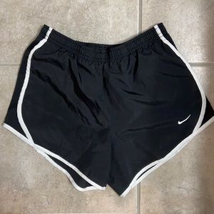 Nike Girls' Dry Tempo Running Shorts